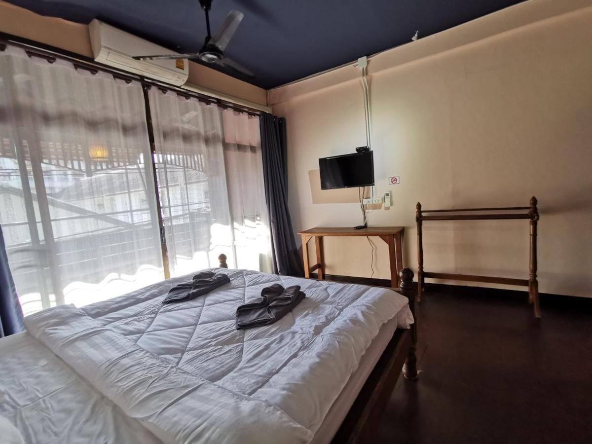 Madera House Chiang Mai Hotel Eksteriør billede