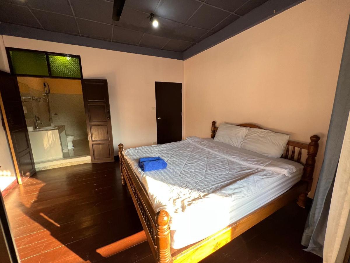 Madera House Chiang Mai Hotel Eksteriør billede