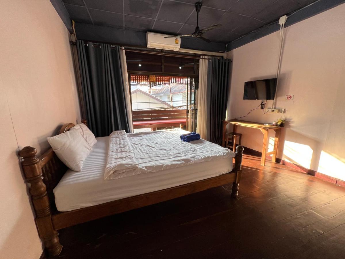 Madera House Chiang Mai Hotel Eksteriør billede