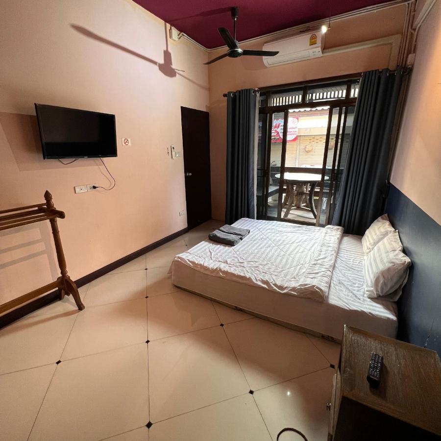 Madera House Chiang Mai Hotel Eksteriør billede